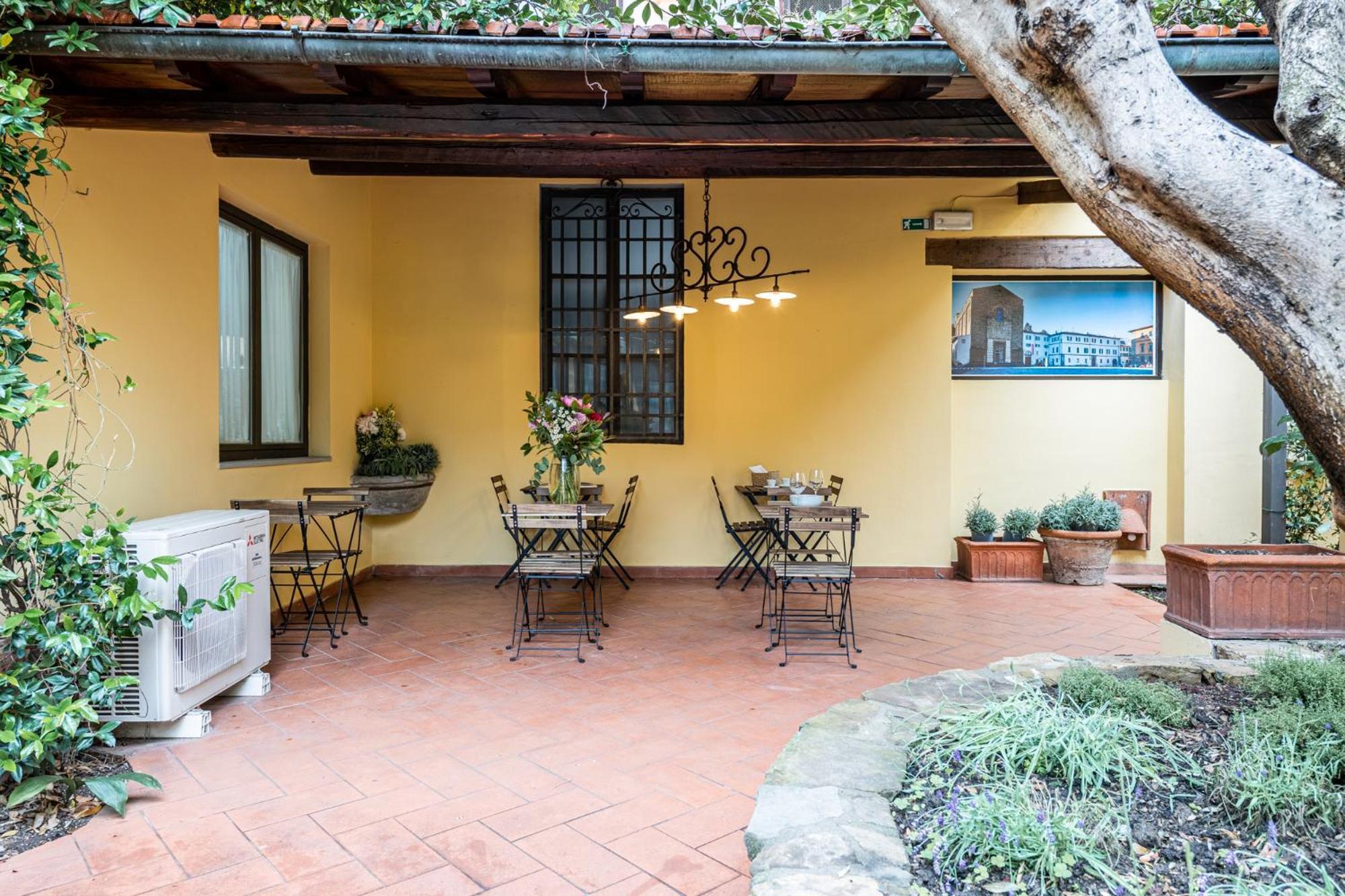 Cortile Santa Monaca Appartement Florence Buitenkant foto